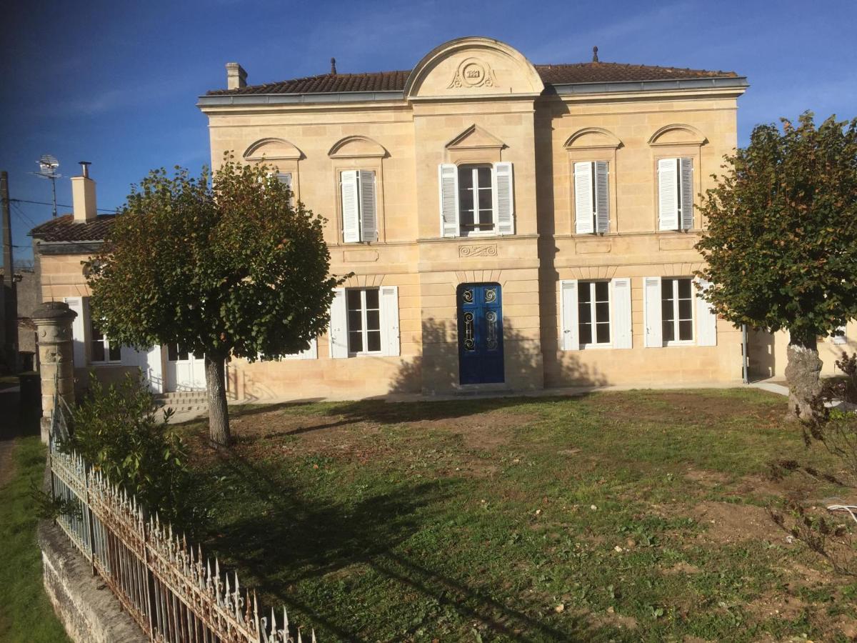 Superbe Gite A La Campagne Dans Le Bordelais Saint-Vivien-de-Blaye Exteriör bild